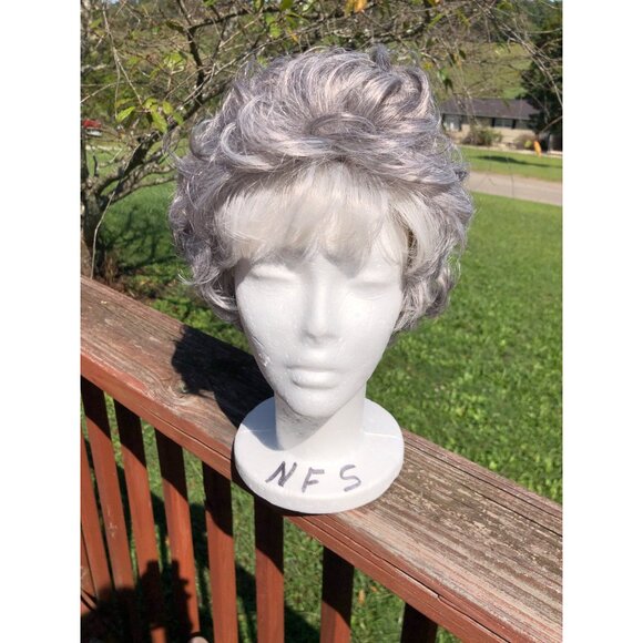 Wig Short Curly Gray With Bangs Silver Layered Hair Wavy Grey Womens - Picture 3 of 13